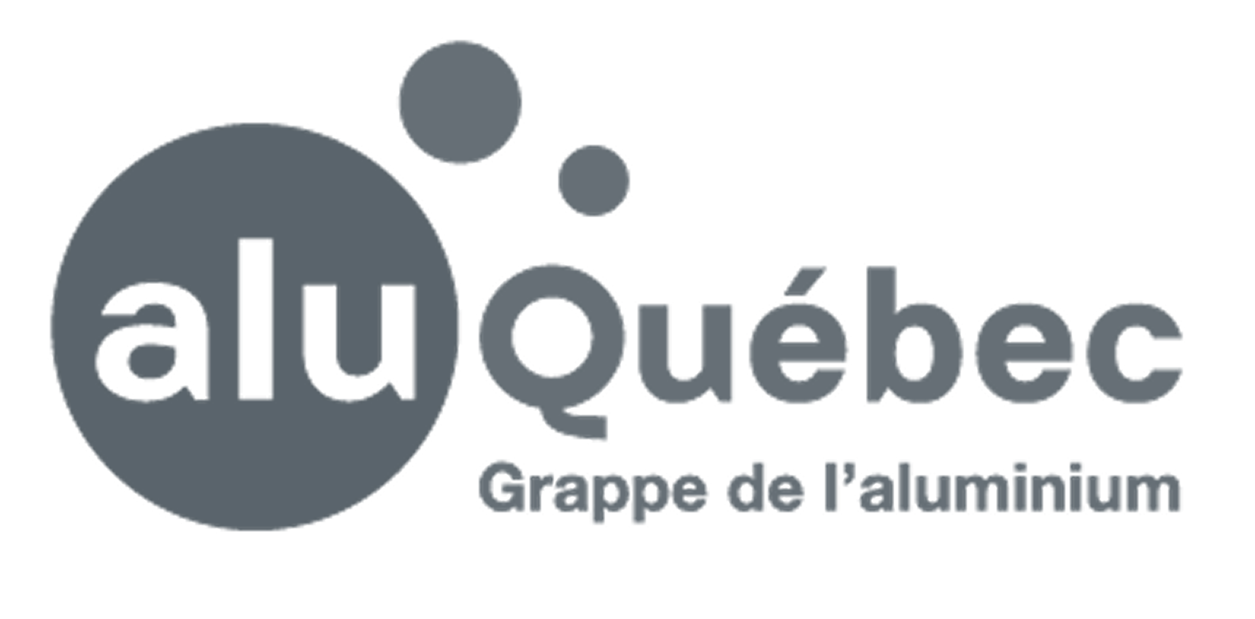 Logo d'AluQuébec comportant les mots « aluQuébec » et « Grappe de l’aluminium » en gris, avec trois formes circulaires au-dessus des lettres « alu ».