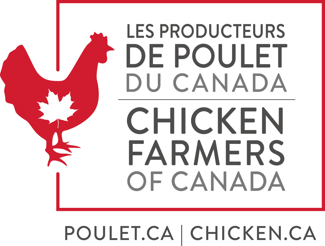 Silhouette d'un poulet rouge arborant une feuille d'érable sur le corps, accompagnée d'un texte bilingue : « Les Producteurs de Poulet du Canada / Chicken Farmers of Canada » et des adresses de sites web poulet.ca et chicken.ca.