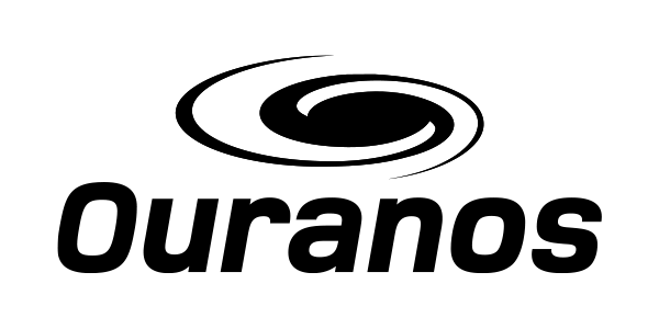 Le mot « Ouranos » en noir sous un logo représentant un tourbillon stylisé, le tout sur un fond gris clair. Le tourbillon est constitué d’une courbe noire épaisse entourée d’une autre courbe plus fine.